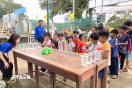 Hơn 2.000 trẻ em ở xã La Dạ (Lâm Đồng) được tham gia các đợt sinh hoạt hè 2026 do Đoàn thanh niên xã La Dạ tổ chức. (Ảnh: Hồng Hiếu/TTXVN)