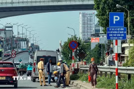 Xử lý các phương tiện dừng, đỗ trái phép trên tuyến cửa ngõ phía Nam Thủ đô