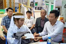 Chủ tịch HĐND tỉnh Lâm Đồng Lưu Văn Trung đã bày tỏ sự sẻ chia sâu sắc trước nỗi đau, mất mát không gì có thể bù đắp với người thân của các nạn nhân. (Ảnh: TTXVN phát)