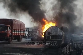 Hiện trường một vụ xe bồn phát nổ sau khi va chạm với xe tải trên cao tốc Lagos Ibadan, Nigeria. (Ảnh tư liệu: Getty Images/TTXVN)