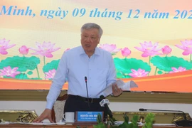 Phó Thủ tướng Thường trực Chính phủ Nguyễn Hoà Bình phát biểu kết luận tại buổi làm việc. (Ảnh: Hứa Chung/TTXVN)