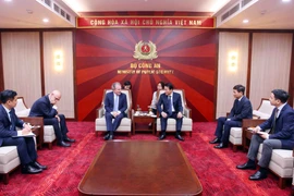 Đại tướng Lương Tam Quang, Bộ trưởng Bộ Công an tiếp ông Daniel Rosen, Giám đốc Điều hành Tập đoàn Rosen Partners, Hoa Kỳ. (Ảnh: Phạm Kiên/TTXVN)