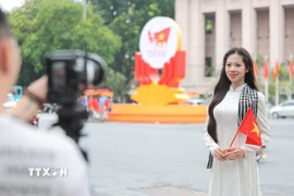 Người dân Thủ đô nô nức check-in trước thềm Lễ Quốc khánh 