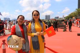 Đông đảo người dân đổ về Thành phố Hồ Chí Minh dịp nghỉ lễ 30/4. (Ảnh: Thanh Vũ/TTXVN)
