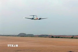 Máy bay bay đánh giá phương thức bay tại sân bay Long Thành, ngày 2/8/2025. (Ảnh: TTXVN)