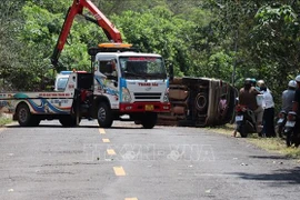 Hiện trường tai nạn giao thông khiến 2 bà cháu tử vong. (Nguồn: TTXVN)