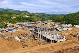 Công trình Trường Phổ thông nội trú Tiểu học và THCS Đắc Pring đang được gấp rút đẩy nhanh tiến độ, đảm bảo hoàn thành đưa vào hoạt động trong năm học 2026 - 2027. (Nguồn: Vietnamnet)