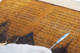 Một mảnh bản thảo Sách Thánh vịnh (Psalms Scroll) có niên đại 2.000 năm thuộc bộ sưu tập Cuộn sách Biển Chết. (Nguồn: Cơ quan Cổ vật Israel)