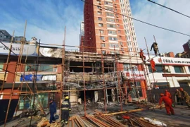 Hiện trường vụ cháy nhà hàng ở thành phố Liêu Dương, tỉnh Liêu Ninh (Trung Quốc) ngày 29/4/2025. (Ảnh: THX/TTXVN)