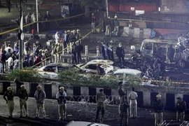 Hiện trường vụ nổ gần Pháo đài Đỏ ở thủ đô New Delhi, Ấn Độ. (Ảnh: ANI/TTXVN)