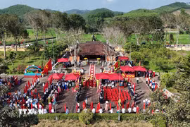 Nhà thờ Hải Thượng Lãn Ông Lê Hữu Trác (xã Sơn Giang) là nơi diễn ra nhiều hoạt động văn hóa nhằm tri ân công lao của Đại danh y. (Ảnh: Hữu Quyết/TTXVN)
