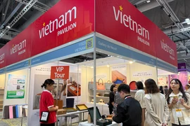 Khu vực trưng bày của các doanh nghiệp Việt Nam. (Ảnh: Mạc Luyện/TTXVN)
