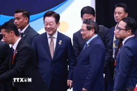 Thủ tướng Phạm Minh Chính và Tổng thống Hàn Quốc Lee Jae Myung tại Hội nghị Cấp cao ASEAN-Hàn Quốc lần thứ 26. (Ảnh: Dương Giang/TTXVN)