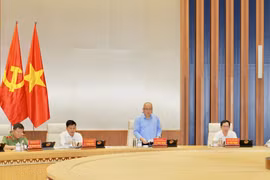 Chủ tịch UBND thành phố Hải Phòng Đỗ Thành Trung yêu cầu các sở, ban, ngành, địa phương thực hiện nghiêm túc, hiệu quả kịch bản tăng trưởng kinh tế và kịch bản giải ngân vốn đầu tư công. (Ảnh: Minh Huệ/TTXVN)