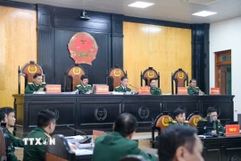 Hội đồng xét xử phiên toà. (Ảnh: TTXVN)