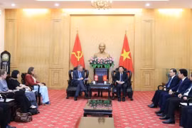 Đồng chí Nguyễn Xuân Thắng tiếp Đại sứ Đan Mạch tại Việt Nam Nicolai Prytz với các đại biểu. (Ảnh: Tuấn Anh/TTXVN)