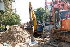 Dự án nâng cấp đường Thủ Khoa Huân kết nối tuyến đường du lịch Mũi Né được đẩy nhanh tiến độ, dự kiến hoàn thành trước Tết Nguyên đán Bính Ngọ 2026. (Ảnh: Nguyễn Thanh/TTXVN)