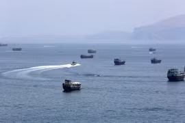 Quang cảnh eo biển Hormuz, gần thị trấn Khasab, miền Bắc Oman. (Ảnh: THX/TTXVN)