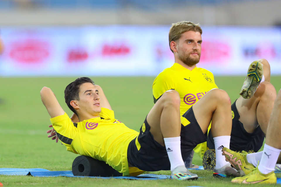 Đội bóng này đang trải qua chuyến du đấu Đông Nam Á với lịch thi đấu dày đặc, qua đó tập trung tập luyện hồi phục thể lực. (Ảnh: PV/Vietnam+)