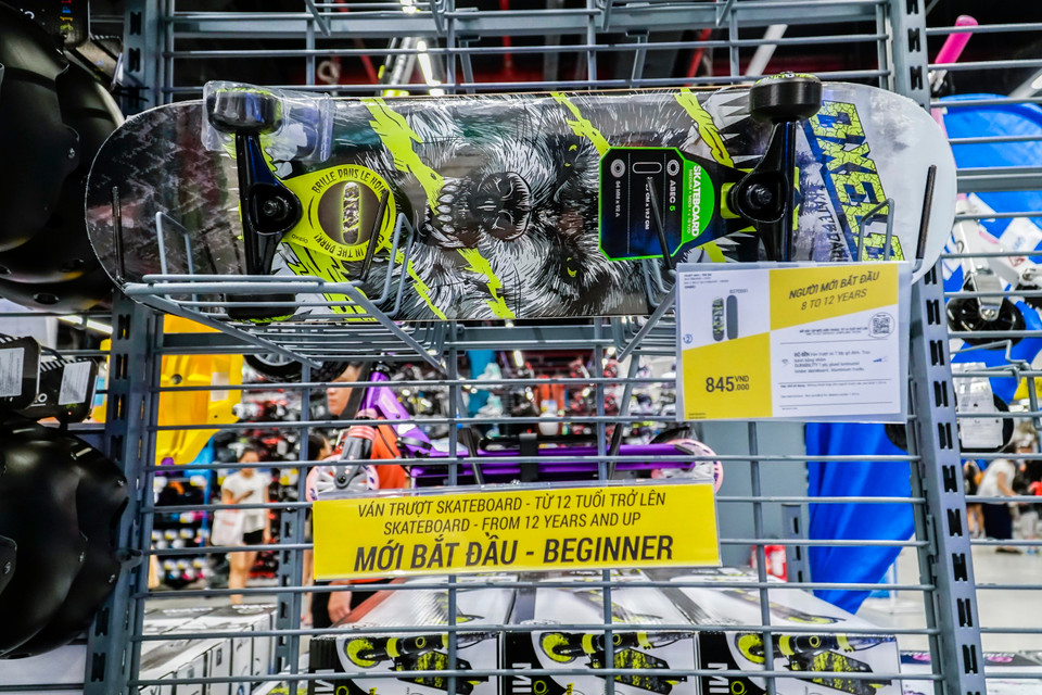 Những sản phẩm của Decathlon phù hợp với nhiều cấp độ trong thể thao. (Ảnh: Minh Hiếu/Vietnam+)