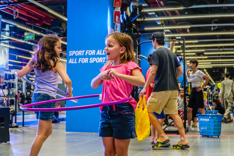 Trung tâm thu hút 'Thượng đế' trong và ngoài nước. (Ảnh: Minh Hiếu/Vietnam+) 