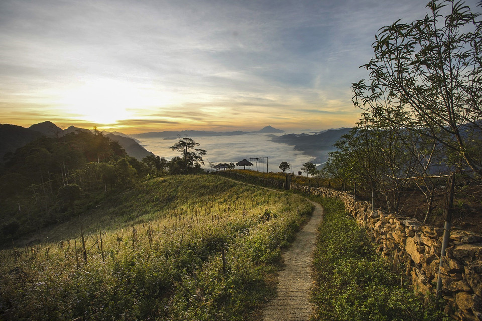 Cảnh quan hoang sơ, hùng vỹ và thơ mộng ở xã Hang Kia (Mai Châu, Hòa Bình). (Ảnh: Trọng Đạt/TTXVN)