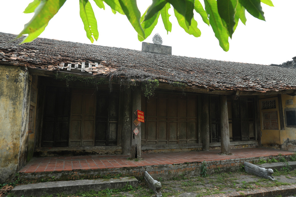 Chùa Tre được xây dựng từ năm 1328 dưới thời nhà Trần, lần tu sửa gần đây nhất vào năm 1994. Tính đến nay đã gần 30 năm ngôi chùa này chưa được tu sửa, mái ngói xô lệch và thủng nhiều chỗ. (Ảnh: Hoài Nam/Vietnam+)