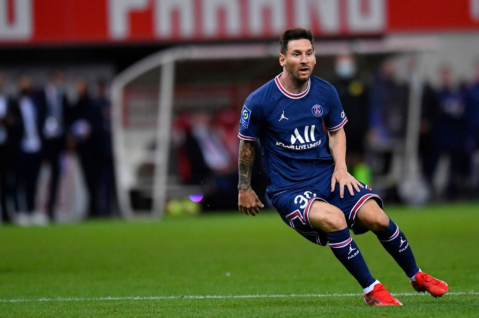 Chỉ có hơn 20 phút trên sân, Messi chính là tâm điểm chú ý của trận đấu giữa PSG và Reims. (Ảnh: Getty Images)