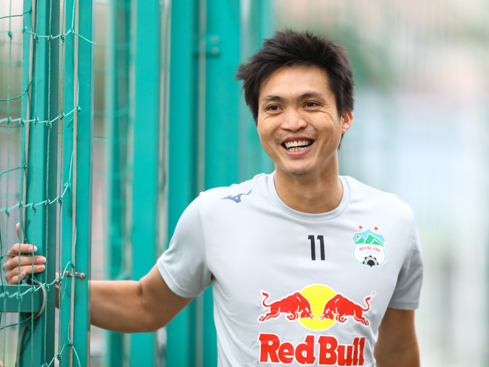 Rất may, Tuấn Anh chỉ gặp chấn thường nhẹ, có thể sớm hồi phục để chuẩn bị trở lại ở trận đấu với Viettel. (Ảnh: PV/Vietnam+)