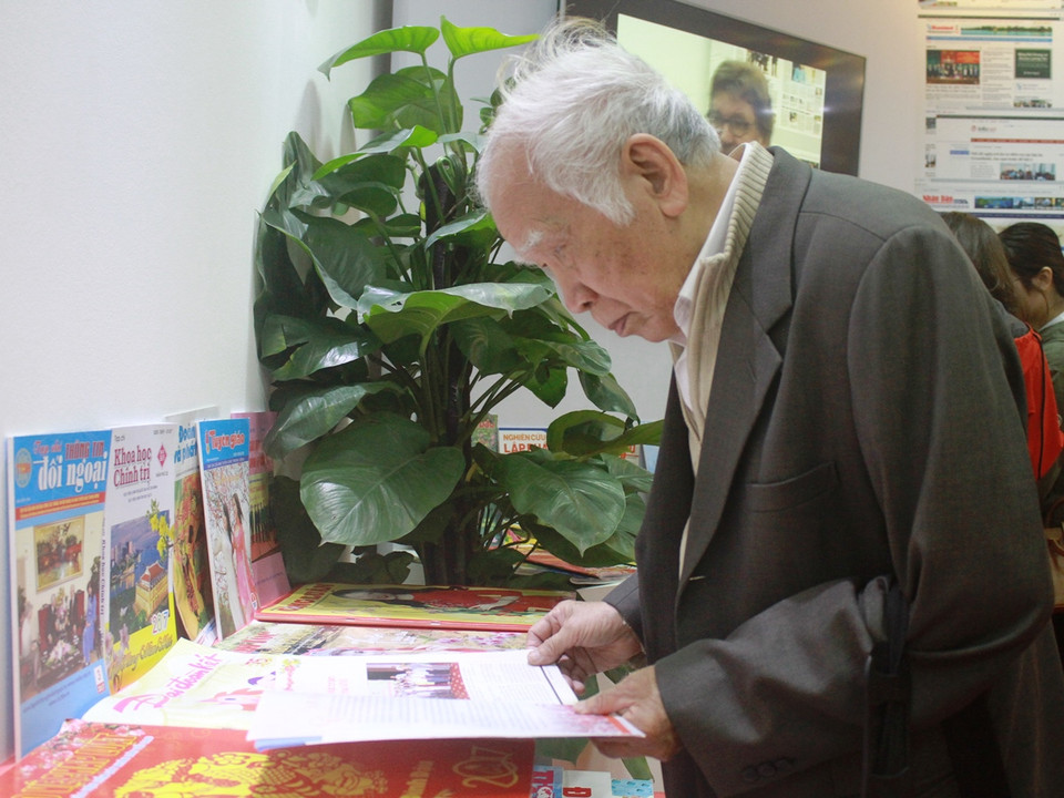 Hội Báo toàn quốc 2017 thu hút sự quan tâm của độc giả. (Ảnh: Khánh Ly/Vietnam+)