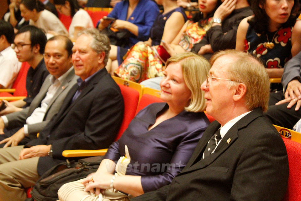 ​Tham dự chương trình có đại sứ Canada tại Việt Nam David Devine. (Ảnh: Hữu Đức/Vietnam+)