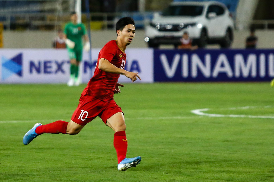 Công Phượng được đá chính ở vị trí tiền đạo cắm trước cuộc đấu với tuyển Malaysia tại vòng loại hai World Cup 2022 - khu vực châu Á. (Ảnh: Nguyên An/Vietnam+)