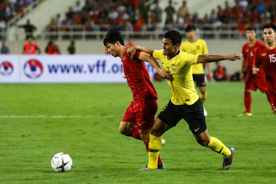 Nhiều lần tiền đạo số 10 tuyển Việt Nam quyết định cầm bóng đột phá nhằm tạo đột biến để mang về bàn thắng. (Ảnh: Nguyên An/Vietnam+)