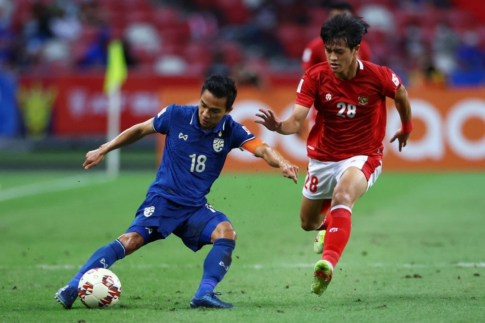 Ngược lại, Thái Lan tỏ ra cực kỳ nguy hiểm trong các đường bóng phản công sau mỗi lần Indonesia dâng số đông lên tấn công và đánh mất hệ thống phòng ngự chặt chẽ. (Ảnh: Getty Images)
