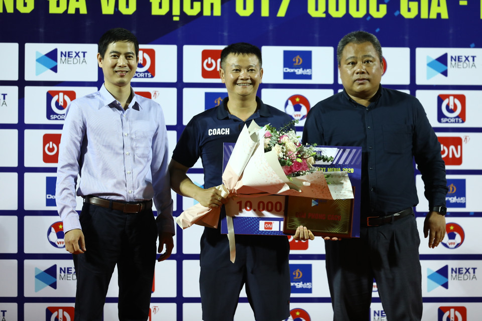 Lên ngôi cùng U17 Sông Lam Nghệ An vừa qua là lần thứ ba Văn Quyến vô địch cùng bóng đá trẻ xứ Nghệ trong ba năm liên tiếp. (Ảnh: Thế Hiển/Vietnam+)