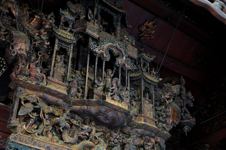 Một tác phẩm điêu khắc rất tinh xảo bằng đồng. (Ảnh:Vietnam+)