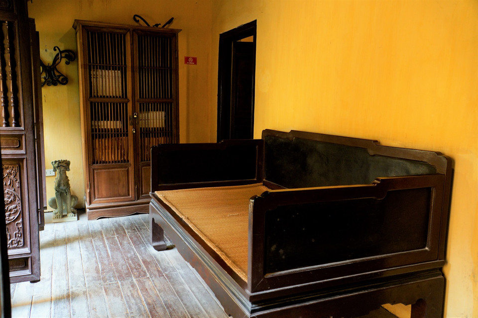 Gian giữa còn được gọi là phòng tiếp cố nhân, là không gian tiếp đón, nghỉ ngơi chỉ dành cho những người thân trong gia đình. (Ảnh: Minh Hiếu/Vietnam+)