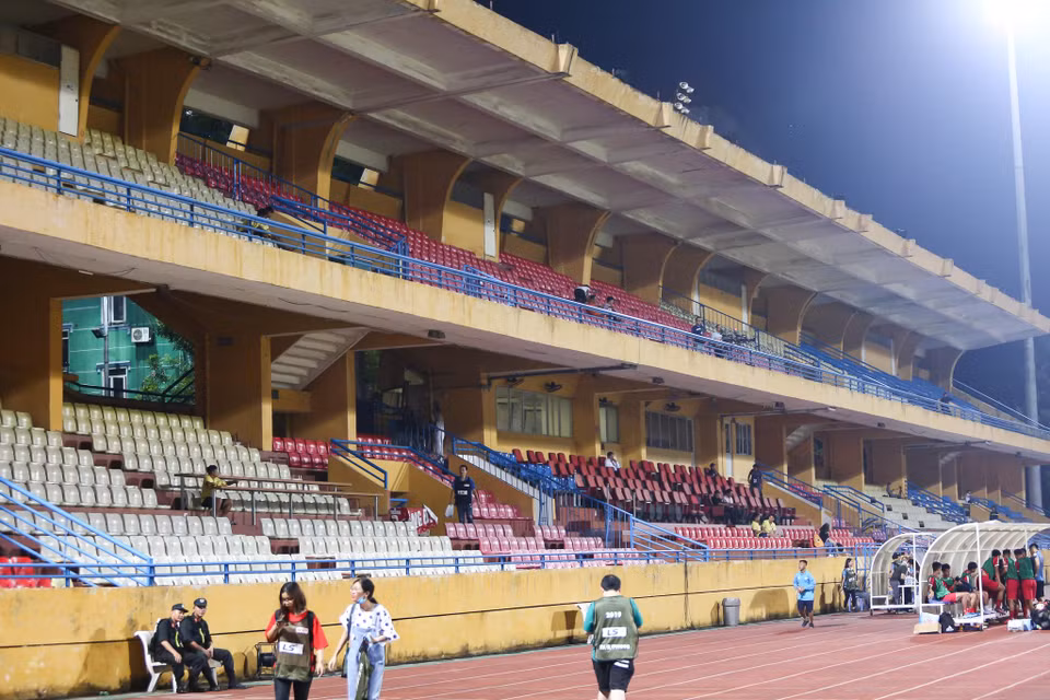 Án phạt "treo sân" chỉ áp dụng cho Hà Nội FC ở các trận đấu sân trên nhà Hàng Đẫy. Khi thi đấu trên sân khách, Quang Hải và đồng đội vẫn được thi đấu dưới sự cổ vũ từ khán giả như bình thường. (Ảnh: Nguyên An)