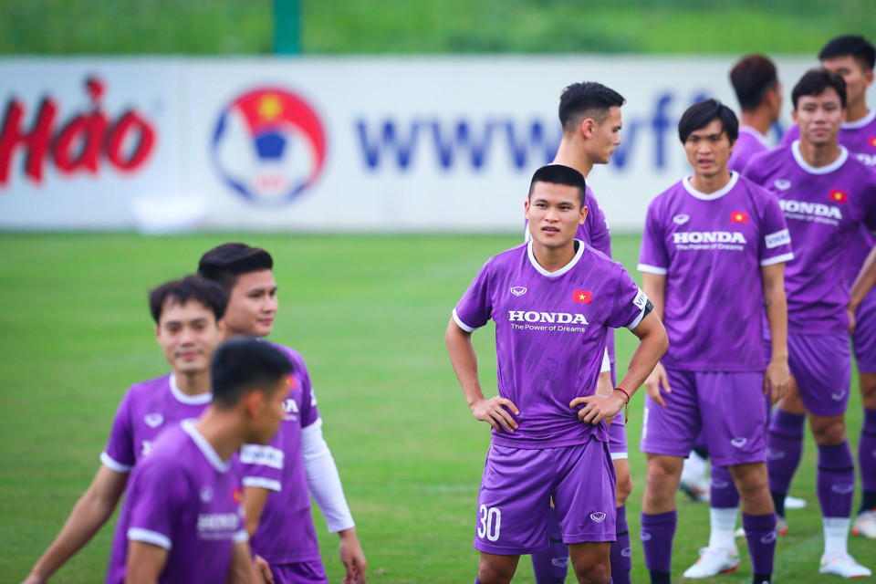 Trong khi đó, những nhân tố trẻ mới được điều chuyển từ U23 Việt Nam lên tuyển quốc gia như Thanh Bình, Văn Xuân, Lý Công Hoàng Anh và cầu thủ ít được trao cơ hội như Tuấn Hải đều bắt nhịp nhanh với yêu cầu của ông Park. (Ảnh: PV/Vietnam+)