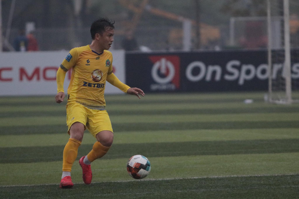 Kardiachain Sài Gòn và FC Song Hùng là hai đội bóng cùng đến từ miền Nam, lần lượt giành ngôi vô địch và á quân ở giải đấu 7 người khu vực để tới vòng chung kết toàn quốc tại Hà Nội. Sau đó, họ cùng nhau đánh bại FC Du Lịch và C-Casa ở bán kết để tiến vào chung kết VPL-S2. (Ảnh: CTV/Vietnam+)