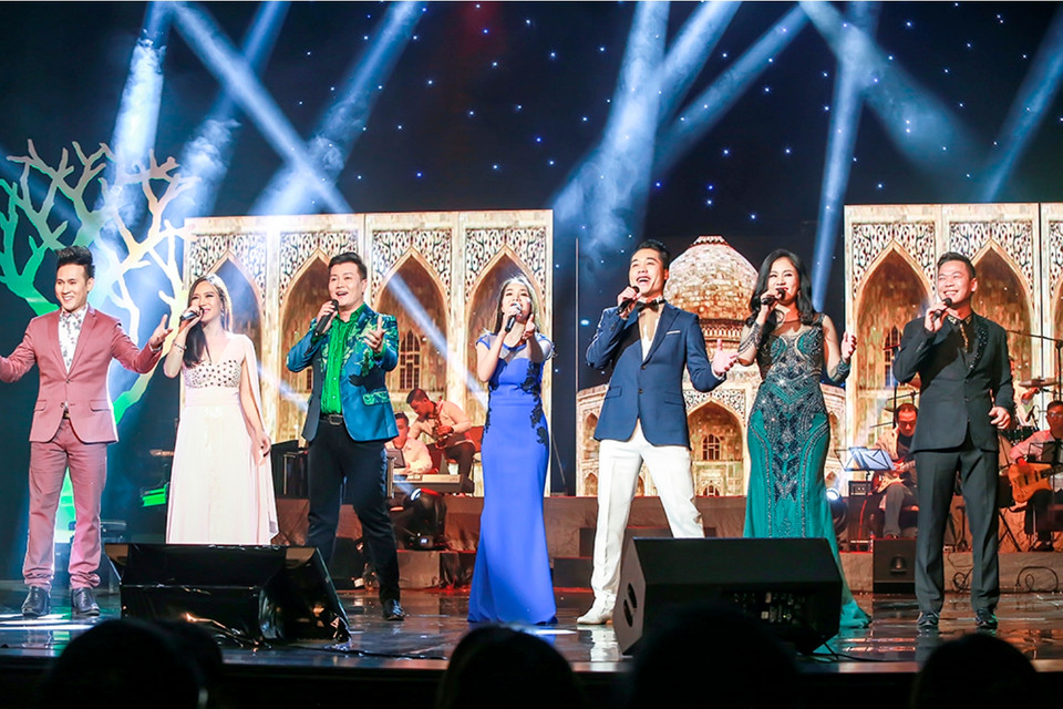 Đêm nhạc 'Lâu đài tình ái' một lần nữa quy tụ những giọng hát nhạc tình hàng đầu trong nước và hải ngoại. (Ảnh: Hải Bá)