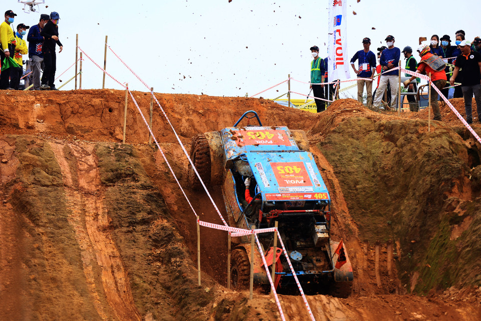 Với yêu cầu chặt chẽ về điều kiện tham dự là phải được tiêm vắc xin hai mũi, cùng với việc duy trì công thức làm việc online, chỉ gặp mặt khi bắt buộc trong suốt quá trình chuẩn bị giải, sự hợp tác giữa các bên, đảm bảo tuân thủ các điều kiện 5K của mỗi cá nhân. (Ảnh: Hoài Nam/Vietnam+)