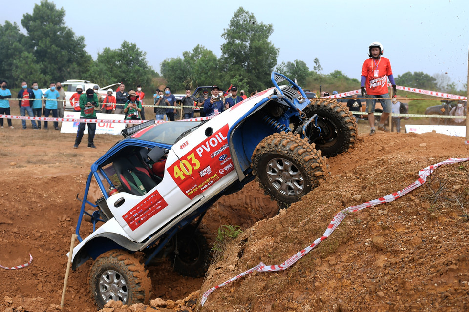 Được đánh giá là đường đua khó nhất trong giải đấu VOC 2021, đường đua số 6 với phần thi vượt hố sâu 1,5m luôn là thử thách kịch tính. (Ảnh: Hoài Nam/Vietnam+)