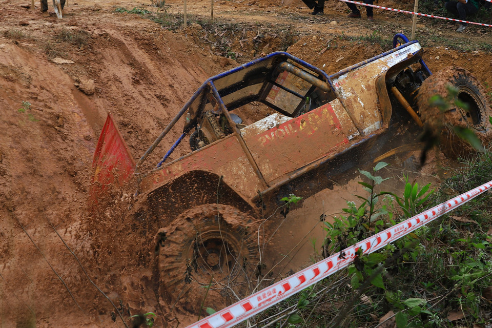 Mỗi bài thi có một khoảng thời gian tối đa sẽ được thông báo tại thời điểm mở đường thi bởi trọng tài. Thời gian xe chạy vượt quá thời gian tối đa của bài thi sẽ bị tính lỗi DNF. (Ảnh: Hoài Nam/Vietnam+)