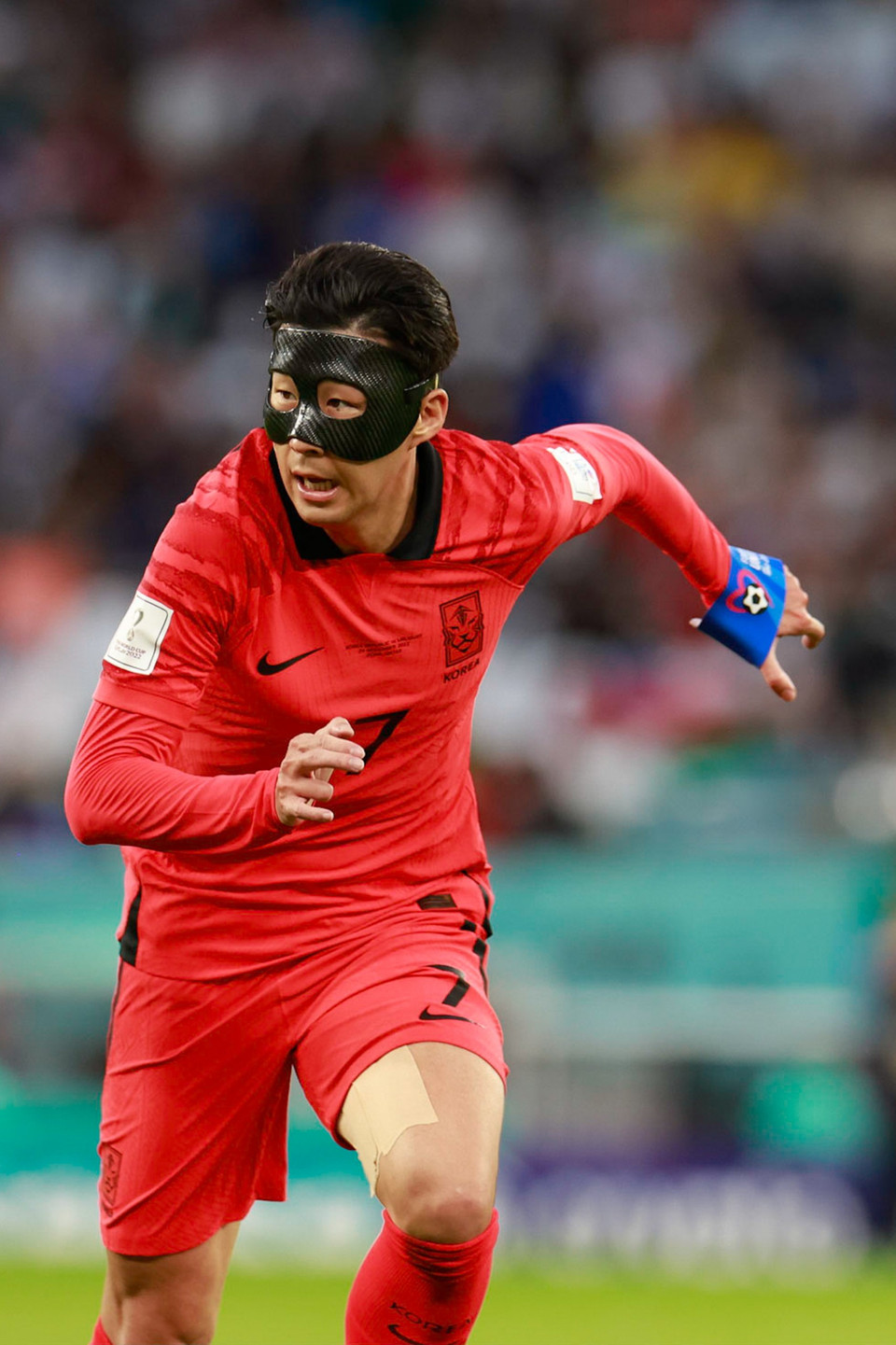 Sau trận đấu, Son Heung-min lên tiếng xin lỗi người hâm mộ vì chỉ cùng Hàn Quốc giành kết quả hòa trong ngày mở màn World Cup 2022. (Ảnh: Hải An/Vietnam+) 