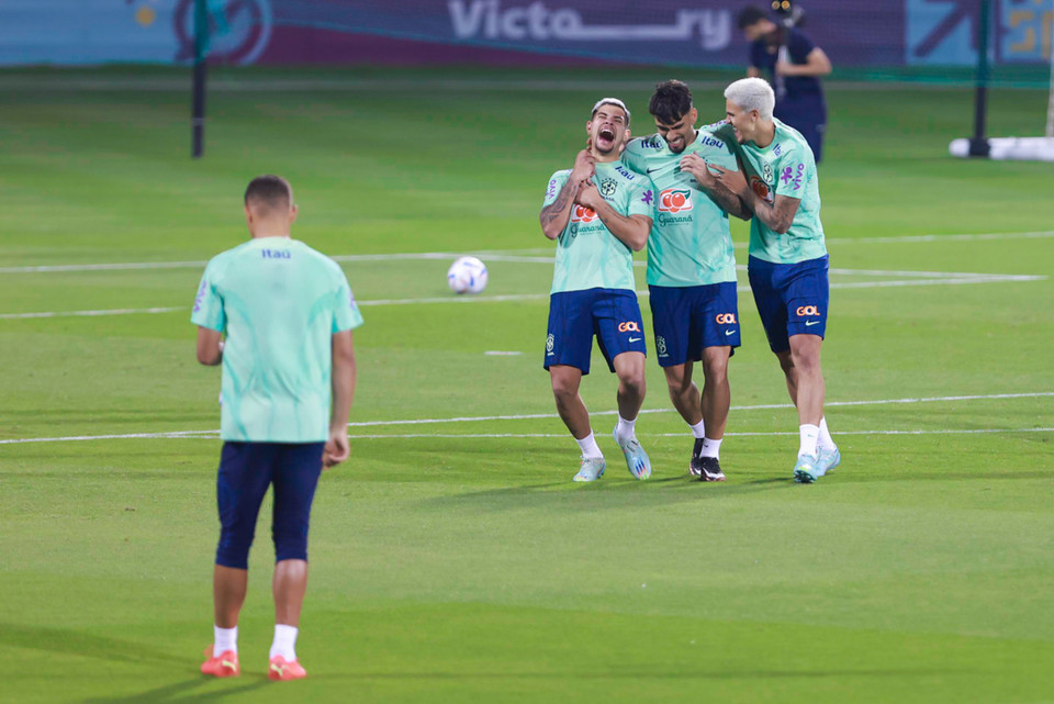 Bên cạnh Neymar, những ngôi sao khác của đội tuyển Brazil cũng cho thấy tinh thần thoải mái. (Ảnh: Hải An/Vietnam+)