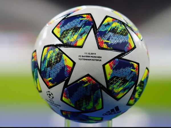 Mặc dù kết quả không liên quan đến vị trí xếp hạng bảng B, tuy nhiên trận đấu đã diễn ra hết sức cởi mở. (Ảnh: Nguồn Fcb.de)_