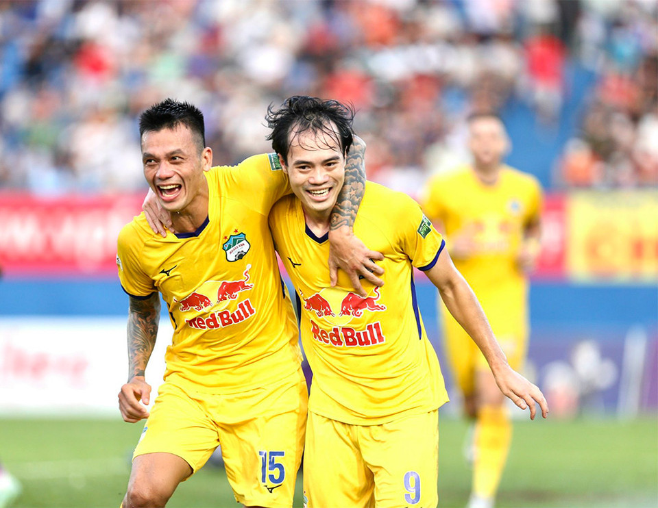 Còn tiền đạo Văn Toàn cũng chưa cho thấy phong độ cao. Trước Bình Dương, cầu thủ này nhiều lần bỏ lỡ cơ hội và chỉ ghi được một bàn thắng. (Ảnh: VPF)