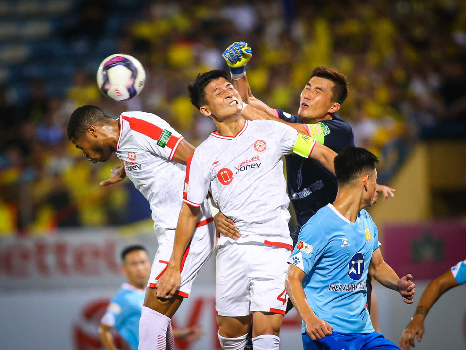 Chiến thắng giúp Viettel vững vàng ở vị trí thứ 4 trên bảng xếp hạng với 6 điểm kém hơn đội dẫn đầu Hà Nội FC. Đội bóng này đã thắng 3/4 trận đấu gần nhất ở V-League 2022 để nhen nhóm cơ hội cạnh tranh chức vô địch. (Ảnh: PV/Vietnam+)