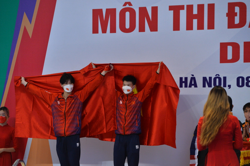 Cụ thể, Cặp đôi Nguyễn Tùng Dương-Phương Thế Anh đã khép lại phần thi ở chung kết nội dung đôi nam cầu mềm 3m với vị trí thứ hai, qua đó xếp sau hai đối thủ từ Malaysia. (Ảnh: PV/Vietnam+)